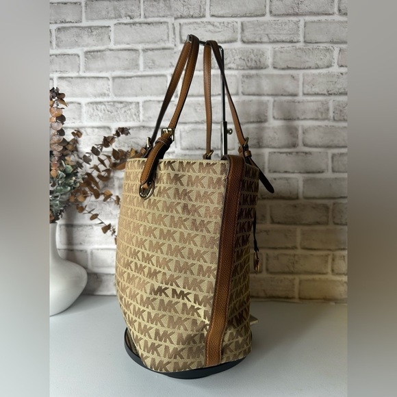 Michael Kors shoulderbag Jet set style snap closure open closure tote handbag - Picture 3 of 15